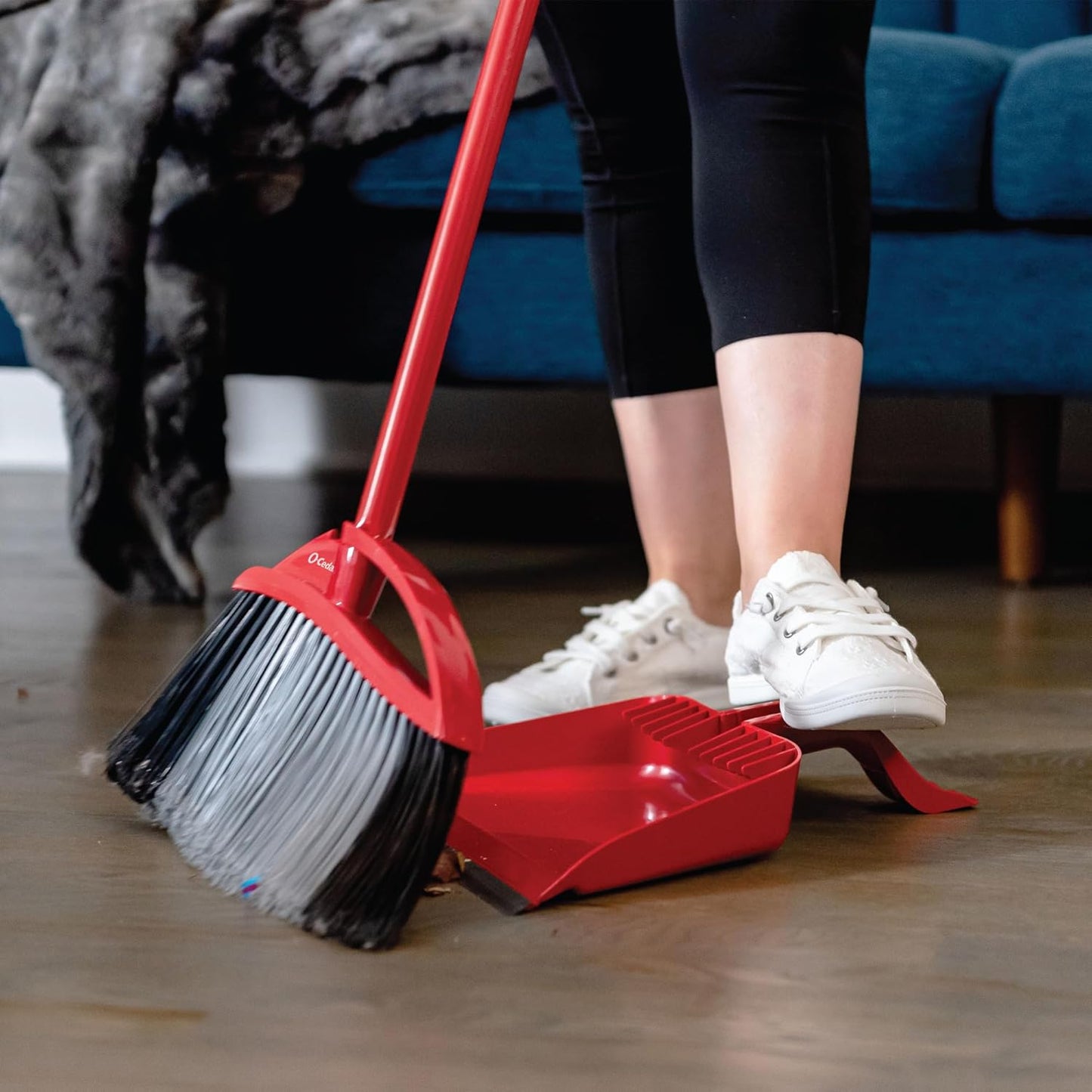 O-Cedar Pet Pro Broom with Step-On Dustpan | Remove 99% with One Sweep | DustPan Removes 3 Times More Pet Hair | Quiet Cleaning Tool for Cat and Dog Owners