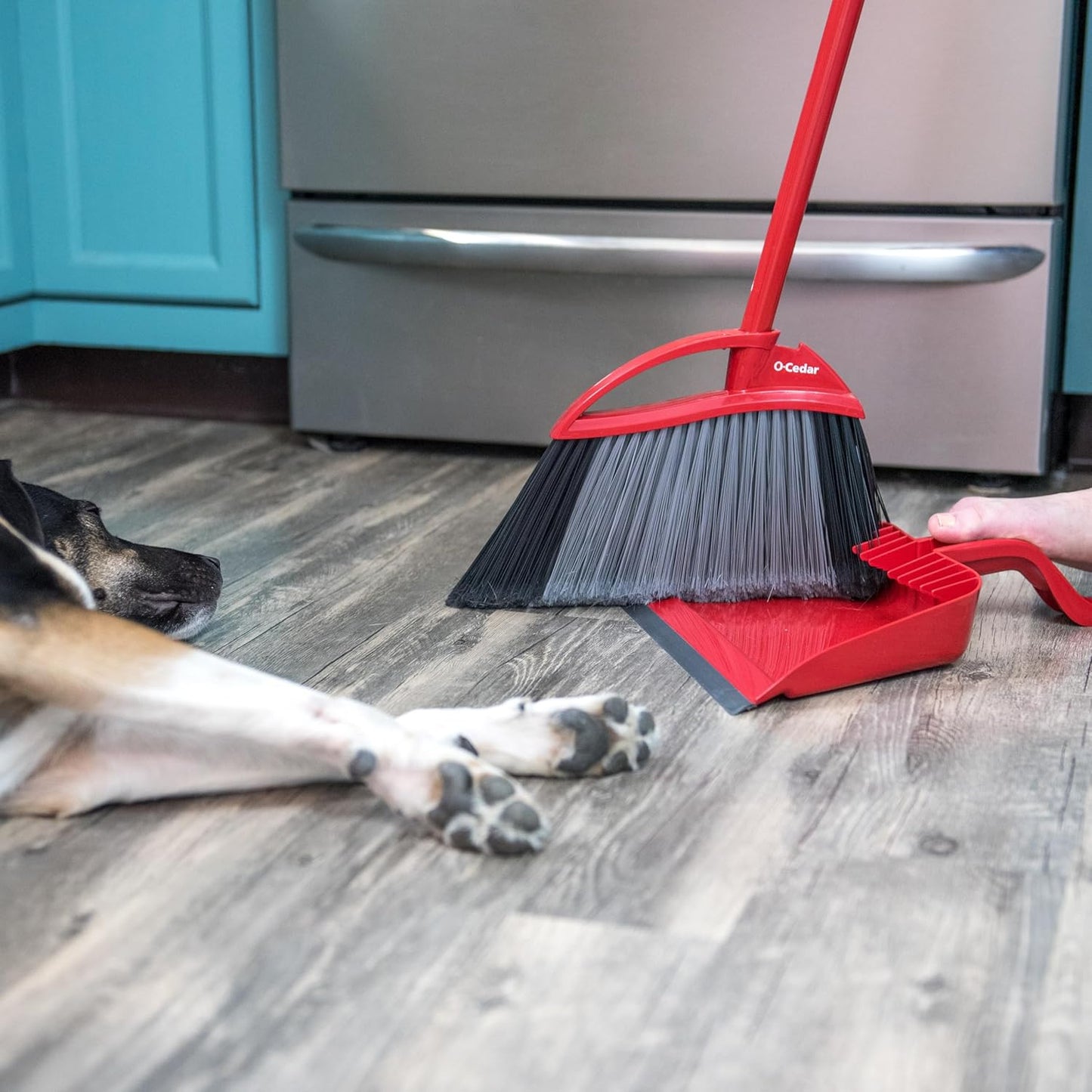 O-Cedar Pet Pro Broom with Step-On Dustpan | Remove 99% with One Sweep | DustPan Removes 3 Times More Pet Hair | Quiet Cleaning Tool for Cat and Dog Owners