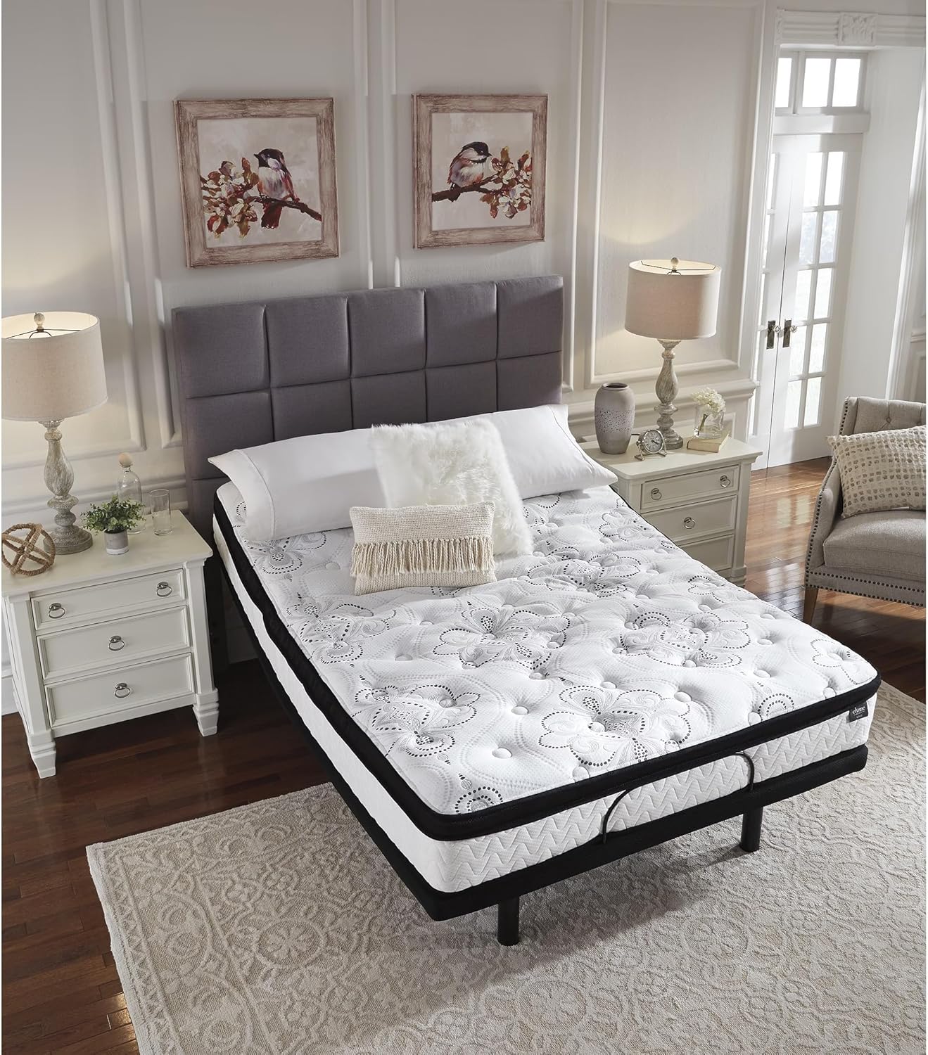 Signature Design by Ashley Queen Size Chime 12 Inch Medium Firm Hybrid Mattress with Cooling Gel Memory Foam for Pressure Relief, Fiberglass Free, Mattress In A Box